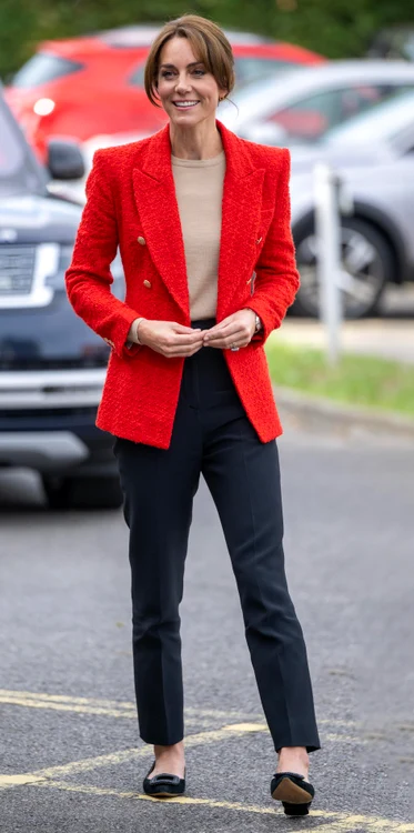 Kate Middleton, en veste rouge (Photo : GettyImages)