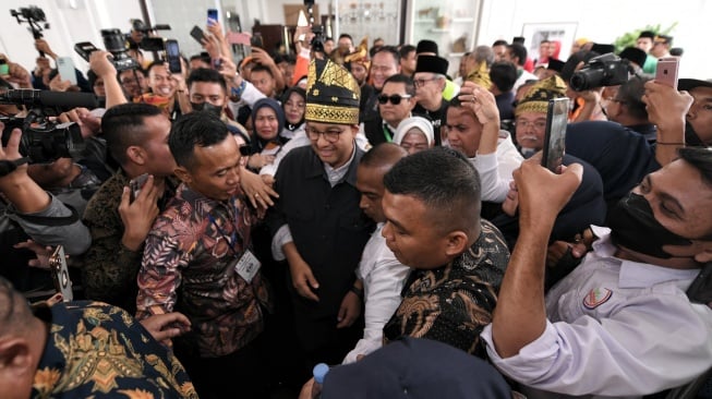 Anies Baswedan, à l'aéroport international Sultan Syarif Kasim II, Riau, mercredi (13/12/2023).  (Spécial)