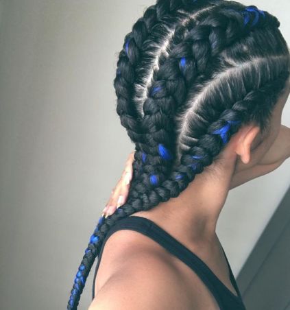 Cornrows avec cheveux tressés en kanekalon bleu